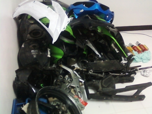 ขาย แฟริ่งข้างของ คาวาซากิ er6n 2012 ราคา 500 และอะไหล่ ขาย แฟริ่งข้างของ คาวาซากิ er6n 2012 ราคา 500 และอะไหล่