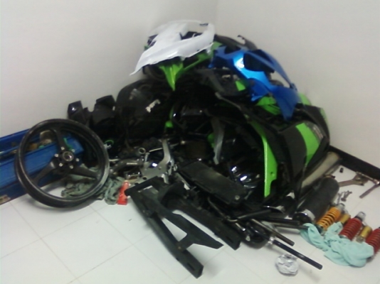 ขาย แฟริ่งข้างของ คาวาซากิ er6n 2012 ราคา 500 และอะไหล่ ขาย แฟริ่งข้างของ คาวาซากิ er6n 2012 ราคา 500 และอะไหล่