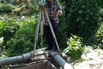 รับงานสำรวจเพื่อการก่อสร้าง เช่น ให้ตำแหน่งถมดิน บ่อพักท่อระบายน้ำ ถนน เข็มอาคาร เข็มบ้าน เข็มต่างๆ ตรวจสอบค่าเยื้องศูนย์ของเข็ม ให้Grid line lineต่างๆ ฯลฯ ติดต่อ คุณจรัญเจริญ (ช่างโจ) โทร. 081-7539527