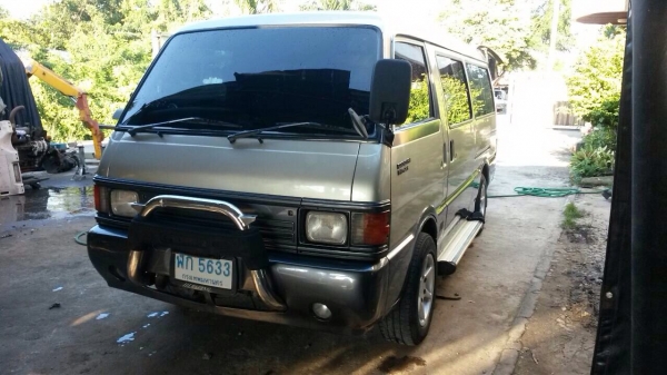 ขายรถตู้ฟอร์ดพร้อมใช้งานไม่ต้องทำอะไร เครื่องดีเซลTD25 แอร์เย็นหน้าหลัง แตรลมเครื่องเล่นDVD พวงมาลัยเพาร์เวอร์ ทะเบียนไม่ขาด ล้อแม็ค ขาย 65000 บาท