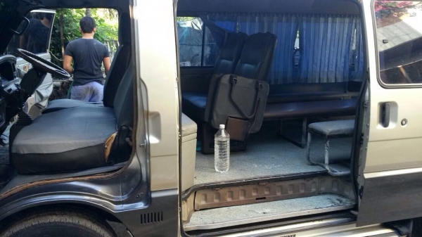 ขายรถตู้ฟอร์ดพร้อมใช้งานไม่ต้องทำอะไร เครื่องดีเซลTD25 แอร์เย็นหน้าหลัง แตรลมเครื่องเล่นDVD พวงมาลัยเพาร์เวอร์ ทะเบียนไม่ขาด ล้อแม็ค ขาย 65000 บาท