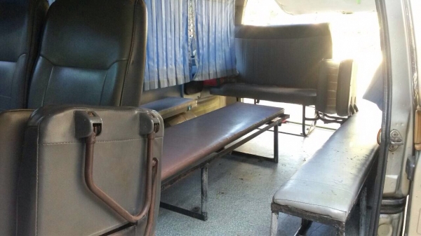 ขายรถตู้ฟอร์ดพร้อมใช้งานไม่ต้องทำอะไร เครื่องดีเซลTD25 แอร์เย็นหน้าหลัง แตรลมเครื่องเล่นDVD พวงมาลัยเพาร์เวอร์ ทะเบียนไม่ขาด ล้อแม็ค ขาย 65000 บาท