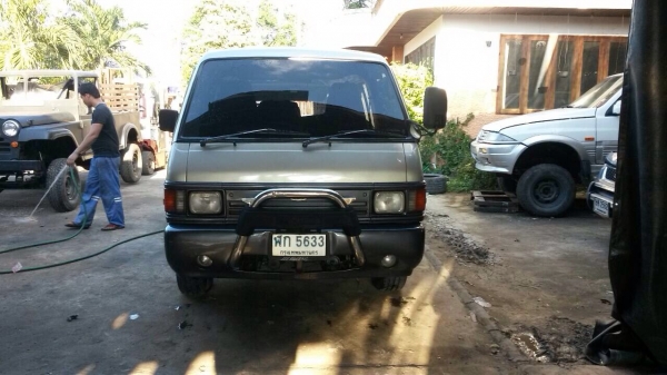 ขายรถตู้ฟอร์ดพร้อมใช้งานไม่ต้องทำอะไร เครื่องดีเซลTD25 แอร์เย็นหน้าหลัง แตรลมเครื่องเล่นDVD พวงมาลัยเพาร์เวอร์ ทะเบียนไม่ขาด ล้อแม็ค ขาย 65000 บาท