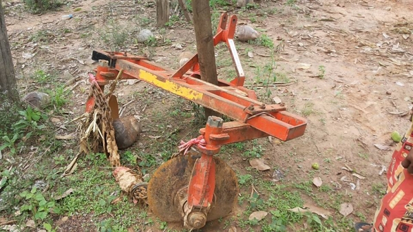 ***ขายแล้วครับขอบคุณ Truck2hand ขาย หางยกร่อง(ร่องเดียว) ของ SBT สมบูรณ์แทร็กเตอร์ สภาพดี สำหรับรถไถ KUBOTA 34 แรง/ KUBOTA 36 แรง ทรงสวยไม่ผุ ไม่แตกไม่มีร้าว ใบสภาพโอเค มีบิ่นบ้างนิดๆหน่อย ใช้งานได้ปกติ สีสันดี พร้อมใช้งาน ราคาต่อรองได้นิดหน่อยเด้อ พี่น้อ ***ขายแล้วครับขอบคุณ Truck2hand ขาย หางยกร่อง(ร่องเดียว) ของ SBT สมบูรณ์แทร็กเตอร์ สภาพดี สำหรับรถไถ KUBOTA 34 แรง/ KUBOTA 36 แรง ทรงสวยไม่ผุ ไม่แตกไม่มีร้าว ใบสภาพโอเค มีบิ่นบ้างนิดๆหน่อย ใช้งานได้ปกติ สีสันดี พร้อมใช้งาน ราคาต่อรองได้นิดหน่อยเด้อ พี่น้อ