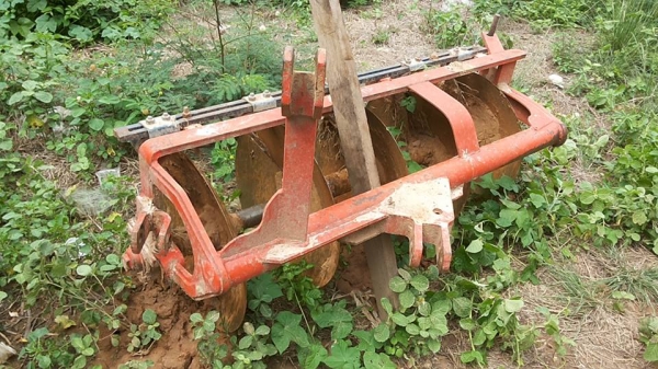 ***ขายแล้วครับขอบคุณ Truck2hand ขายหางพรวน 5 มือเดียวออกห้างพร้อมตัวรถ KUBOTA L4508 สภาพดี เดิมเป็นหางพรวน6 ขยับใบ เป็นหาง5 แข็งแรง ไม่แตกไม่ร้าว ใบสภาพดี ไม่ผุ ใช้งานได้ปกติ ทรงยังสวย สีสันเดิมๆ พร้อมใช้งาน ราคาต่อรองได้นิดหน่อยเด้อ พี่น้องครับ