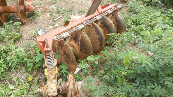 ***ขายแล้วครับขอบคุณ Truck2hand ขายหางพรวน 5 มือเดียวออกห้างพร้อมตัวรถ KUBOTA L4508 สภาพดี เดิมเป็นหางพรวน6 ขยับใบ เป็นหาง5 แข็งแรง ไม่แตกไม่ร้าว ใบสภาพดี ไม่ผุ ใช้งานได้ปกติ ทรงยังสวย สีสันเดิมๆ พร้อมใช้งาน ราคาต่อรองได้นิดหน่อยเด้อ พี่น้องครับ