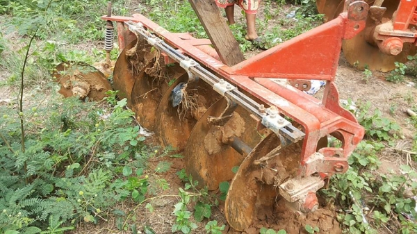 ***ขายแล้วครับขอบคุณ Truck2hand ขายหางพรวน 5 มือเดียวออกห้างพร้อมตัวรถ KUBOTA L4508 สภาพดี เดิมเป็นหางพรวน6 ขยับใบ เป็นหาง5 แข็งแรง ไม่แตกไม่ร้าว ใบสภาพดี ไม่ผุ ใช้งานได้ปกติ ทรงยังสวย สีสันเดิมๆ พร้อมใช้งาน ราคาต่อรองได้นิดหน่อยเด้อ พี่น้องครับ