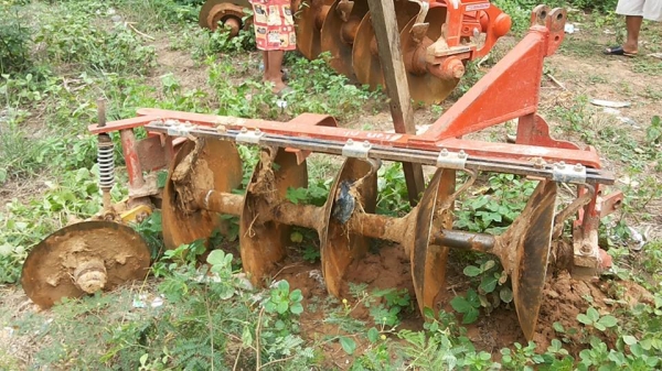 ***ขายแล้วครับขอบคุณ Truck2hand ขายหางพรวน 5 มือเดียวออกห้างพร้อมตัวรถ KUBOTA L4508 สภาพดี เดิมเป็นหางพรวน6 ขยับใบ เป็นหาง5 แข็งแรง ไม่แตกไม่ร้าว ใบสภาพดี ไม่ผุ ใช้งานได้ปกติ ทรงยังสวย สีสันเดิมๆ พร้อมใช้งาน ราคาต่อรองได้นิดหน่อยเด้อ พี่น้องครับ