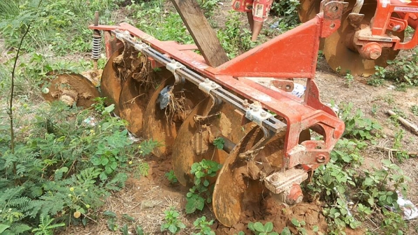 ***ขายแล้วครับขอบคุณ Truck2hand ขายหางพรวน 5 มือเดียวออกห้างพร้อมตัวรถ KUBOTA L4508 สภาพดี เดิมเป็นหางพรวน6 ขยับใบ เป็นหาง5 แข็งแรง ไม่แตกไม่ร้าว ใบสภาพดี ไม่ผุ ใช้งานได้ปกติ ทรงยังสวย สีสันเดิมๆ พร้อมใช้งาน ราคาต่อรองได้นิดหน่อยเด้อ พี่น้องครับ