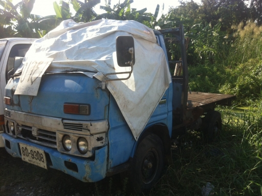 ขายรถ4ล้อพื้นเรียบ65000บาทเท่านั้น ทะเบียนพร้อมโอน