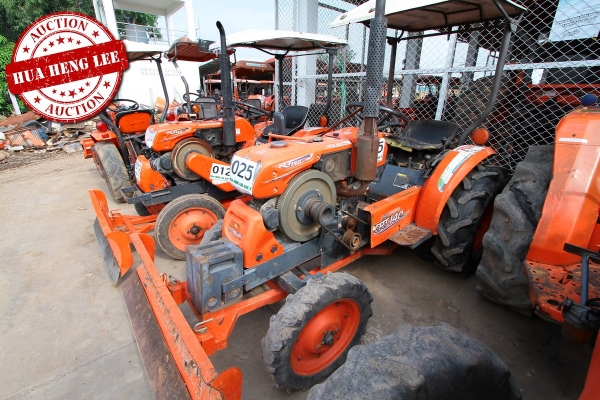 AUC 7 Code 025  แทรกเตอร์ KUBOTA KRT140  ราคา เริ่มต้นการประมูล 80,000 บาท
