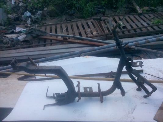 ขายของหลังบ้าน