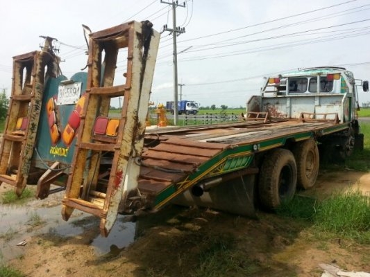 ขายเทรลเลอร์2เพลาหัวF18 มีสโล เครื่องดี168แรง EH700 แคชซีสวย KT725 หางใหญ่ขึ้นPC200ได้ มีบันไดไฮดรอลิกขึ้นรถเกี่ยว เอกสารพร้อมโอน สนใจโทร 090-8588220คุณนะ ID:narong498 หรือ www.truck.in.th/498