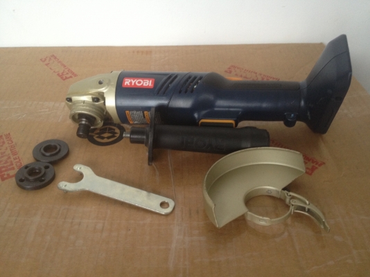 เจียร์ลูกหมูไร้สาย Ryobi 18V ใช้ใบตัด 4นิ้วครึ่งรุ่น P420 ไม่รวมแบ็ตและแท่นชาร์จ