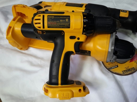 ชุดสว่าน ลูกหมู เลื่อยชัก ไร้สาย 18V DeWALT ไม่รวมแบ็ตและแท่นชาร์จ ชุดสว่าน ลูกหมู เลื่อยชัก ไร้สาย 18V DeWALT ไม่รวมแบ็ตและแท่นชาร์จ