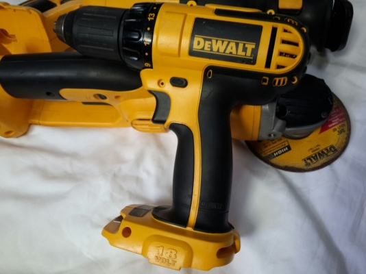 ชุดสว่าน ลูกหมู เลื่อยชัก ไร้สาย 18V DeWALT ไม่รวมแบ็ตและแท่นชาร์จ ชุดสว่าน ลูกหมู เลื่อยชัก ไร้สาย 18V DeWALT ไม่รวมแบ็ตและแท่นชาร์จ