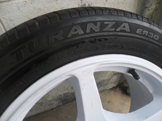 ล้อแม็ก 16นิ้ว 4รู100 พร้อมยาง 195/55R16ปี11 สวยๆ 4 ล้อ ราคา 5500 บาท