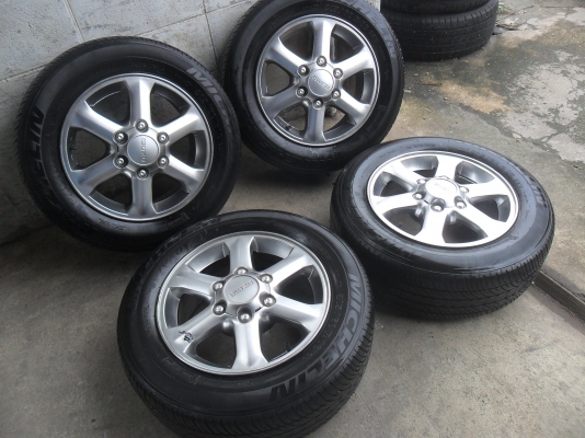 ล้อแม็ก 16นิ้ว 6รู อีซุสุ พร้อมยาง สวยๆ 4 ล้อ ราคา 6900 บาท