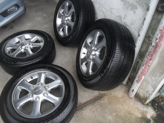 ล้อแม็ก 16นิ้ว 6รู อีซุสุ พร้อมยาง สวยๆ 4 ล้อ ราคา 6900 บาท