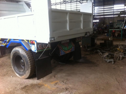 ขายหกล้อดั้มพ์เดกก้า ยาง 900 เครื่อง 230 แรงม้า กระบะ 380 ซม. ช่วยล่างใหญ่ ราคา 1,000,000 บาท ขายหกล้อดั้มพ์เดกก้า ยาง 900 เครื่อง 230 แรงม้า กระบะ 380 ซม. ช่วยล่างใหญ่ ราคา 1,000,000 บาท