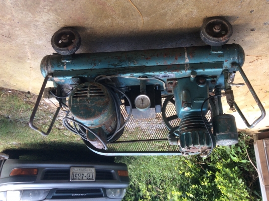 ขายปั้มลม เก่าญี่ปุ่น ไฟ110 พร้อมหม้อแปลง ราคา9500บาท ขายปั้มลม เก่าญี่ปุ่น ไฟ110 พร้อมหม้อแปลง ราคา9500บาท