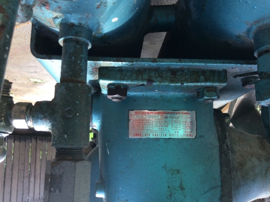 ขายปั้มลม เก่าญี่ปุ่น ไฟ110 พร้อมหม้อแปลง ราคา9500บาท ขายปั้มลม เก่าญี่ปุ่น ไฟ110 พร้อมหม้อแปลง ราคา9500บาท