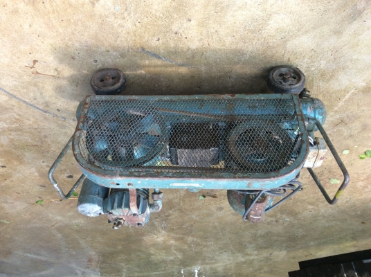 ขายปั้มลม เก่าญี่ปุ่น ไฟ110 พร้อมหม้อแปลง ราคา9500บาท ขายปั้มลม เก่าญี่ปุ่น ไฟ110 พร้อมหม้อแปลง ราคา9500บาท