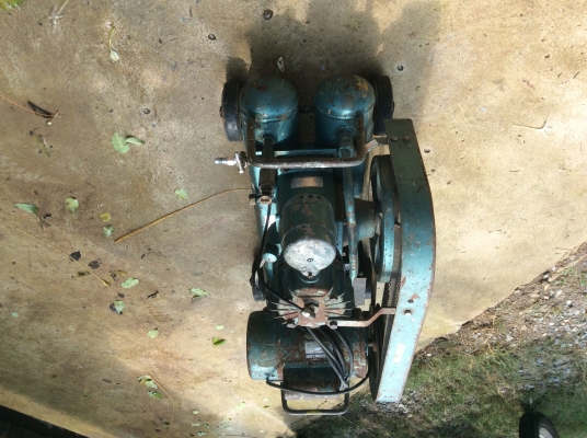 ขายปั้มลม เก่าญี่ปุ่น ไฟ110 พร้อมหม้อแปลง ราคา9500บาท ขายปั้มลม เก่าญี่ปุ่น ไฟ110 พร้อมหม้อแปลง ราคา9500บาท