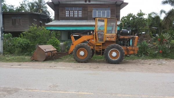 **420,000 บ.ต่อรอง**ขายรถตักล้อยาง KOMATSU JH30B -5902 เอวแข็ง ต่อแขน เครื่องเดิมปั้มเดิม เครื่อง ISUZU DA220 4สูบ 65 HP แน่นๆ แรงๆ ปั้มดี ระบบไฮฯใช้งานปกติ บุ้งกี๋ดีมีปะหน่อย แขนดี ต่อแขนแล้ว ช่วงล่างดีแน่นดี ยางสวย4เส้น บอดี้ดี มีผุนิดหน่อย กระจกเก๋งแตก **420,000 บ.ต่อรอง**ขายรถตักล้อยาง KOMATSU JH30B -5902 เอวแข็ง ต่อแขน เครื่องเดิมปั้มเดิม เครื่อง ISUZU DA220 4สูบ 65 HP แน่นๆ แรงๆ ปั้มดี ระบบไฮฯใช้งานปกติ บุ้งกี๋ดีมีปะหน่อย แขนดี ต่อแขนแล้ว ช่วงล่างดีแน่นดี ยางสวย4เส้น บอดี้ดี มีผุนิดหน่อย กระจกเก๋งแตก