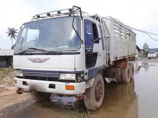 รถฮีโน่ 10 ล้อดั้ม FL3H 195 แรงม้า. ( ขายตามสภาพ ) สนใจติดต่อ 081 - 6079515 รถฮีโน่ 10 ล้อดั้ม FL3H 195 แรงม้า. ( ขายตามสภาพ ) สนใจติดต่อ 081 - 6079515