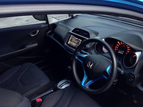 ต้องการขาย Honda Jazz 2010-1.5v as สีฟ้าโดเรมอน