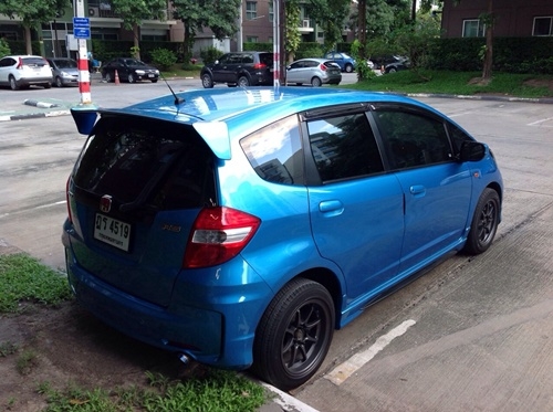 ต้องการขาย Honda Jazz 2010-1.5v as สีฟ้าโดเรมอน