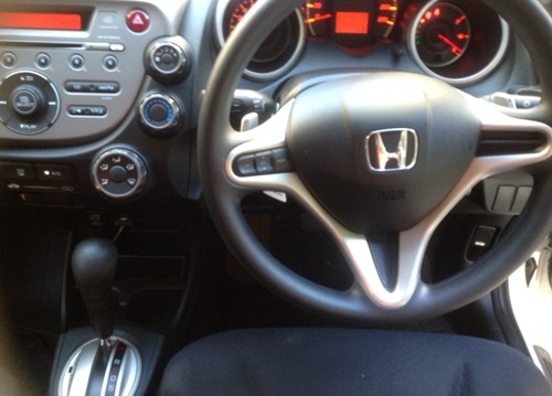 ต้องการขาย Honda Jazz 20103-1.5sv as สีขาวชุดแต่งรอบคัน
