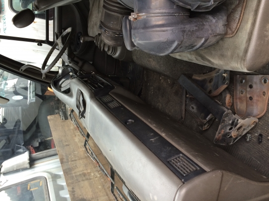 ขายหัวเก๋ง nissan UD 3ใบปัด 10ล้อ ติดคัซซี่ นำเข้าจากญี่ปุ่น ขายหัวเก๋ง nissan UD 3ใบปัด 10ล้อ ติดคัซซี่ นำเข้าจากญี่ปุ่น