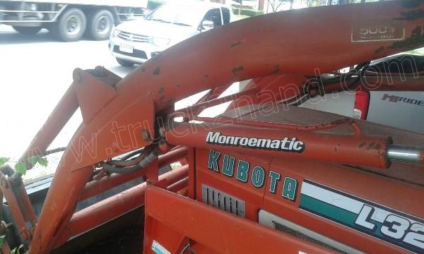 รถตัก KUBOTA รุ่น L3202 DT