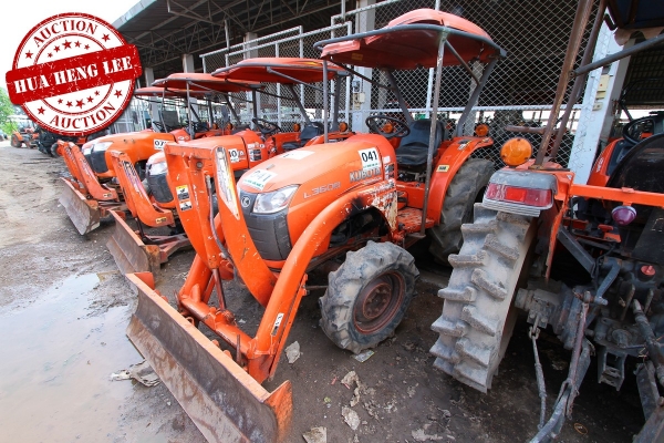 AUC 7 Code 041  แทรกเตอร์ KUBOTA L3608  ราคา เริ่มต้นการประมูล 220,000 บาท