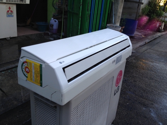 **** ขายแอร์ LG 9000 BTU สภาพสวย ****