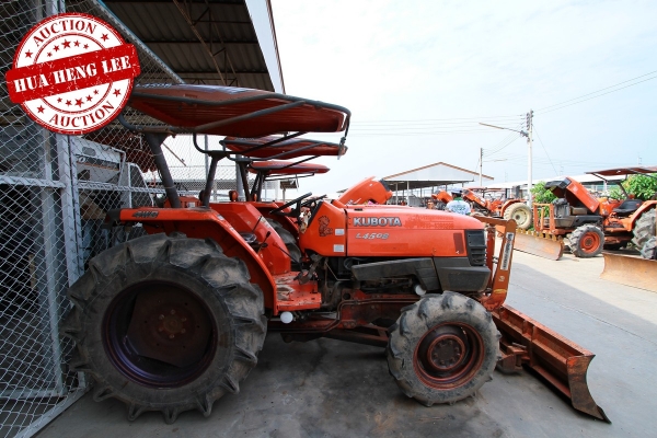 AUC 7 Code 045  แทรกเตอร์ KUBOTA L4508  ราคา เริ่มต้นการประมูล 195,000 บาท