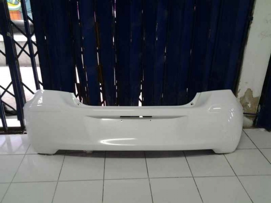 ขายกันชนหน้า-หลัง yaris(ยาริส) แท้ติดรถ สีขาว ขายกันชนหน้า-หลัง yaris(ยาริส) แท้ติดรถ สีขาว