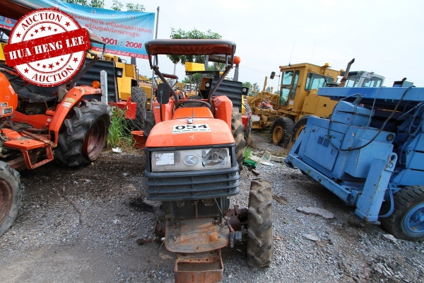 AUC 7 Code 054  รถแทรกเตอร์ KUBOTA L4508  ราคา เริ่มต้นการประมูล 80,000 บาท