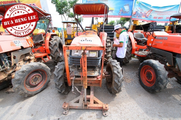 AUC 7 Code 056  รถแทรกเตอร์ KUBOTA L4508  ราคา เริ่มต้นการประมูล 140,000 บาท