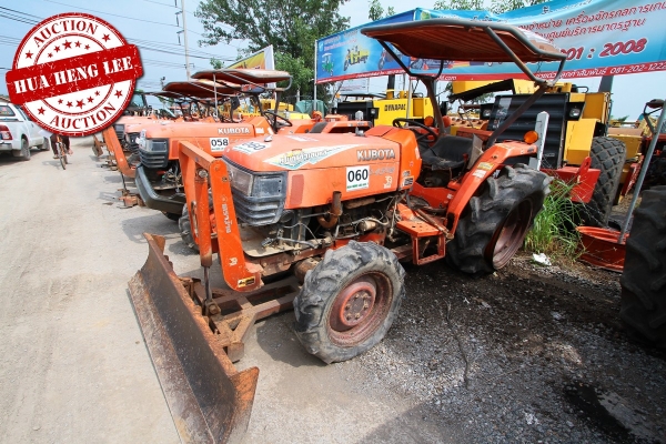 AUC 7 Code 060  รถแทรกเตอร์ KUBOTA L4508  ราคา เริ่มต้นการประมูล 140,000 บาท