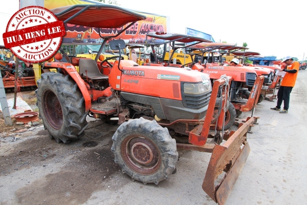 AUC 7 Code 061  รถแทรกเตอร์ KUBOTA L4508  ราคา เริ่มต้นการประมูล 140,000 บาท