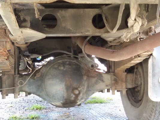 ขายซากรถ HINO KM540 คานหลัง F ไม่มีหัวไม่มีเครื่องไม่มีเกียร์ หรือแยกอะไหล่ขาย