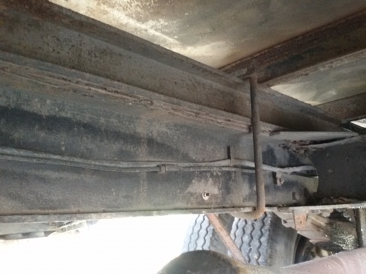 ขายซากรถ HINO KM540 คานหลัง F ไม่มีหัวไม่มีเครื่องไม่มีเกียร์ หรือแยกอะไหล่ขาย