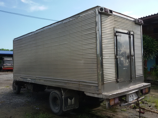 ขายซากรถ HINO KM540 คานหลัง F ไม่มีหัวไม่มีเครื่องไม่มีเกียร์ หรือแยกอะไหล่ขาย