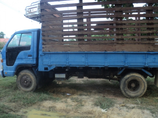 หกล้อ NPR59 ขายแล้วครับ