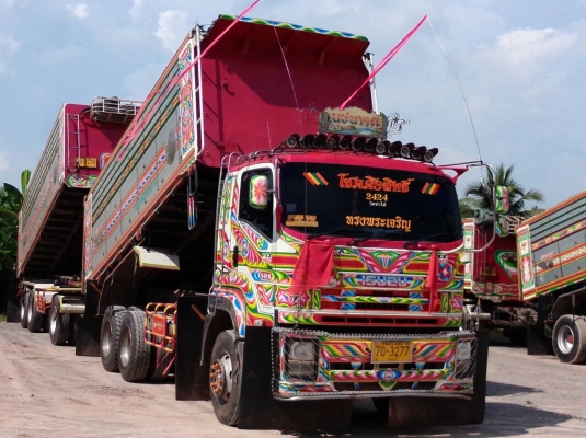 รถบรรทุกพ่วง