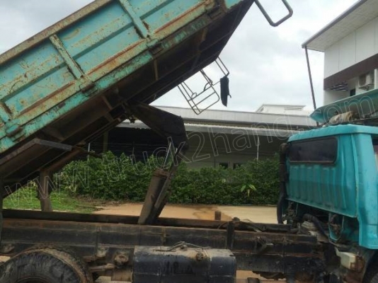 รถบรรทุก 6 ล้อดั้มพ์ HINO รุ่น FA