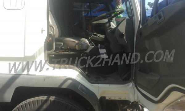 รถบรรทุก 10 ล้อหัวลาก MITSUBISHI FUSO ปีจดทะเบียน 2548